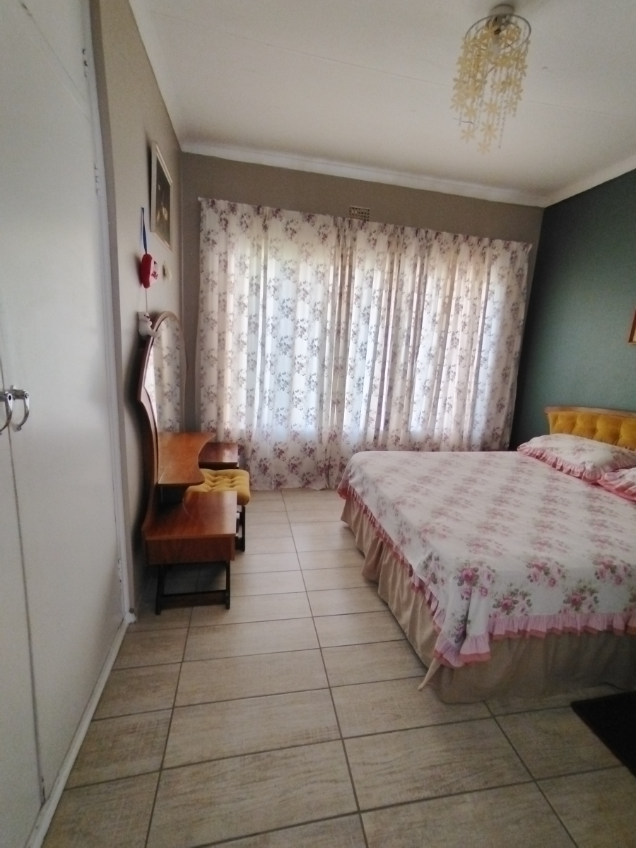 4 Bedroom Property for Sale in Jan Kempdorp Northern Cape